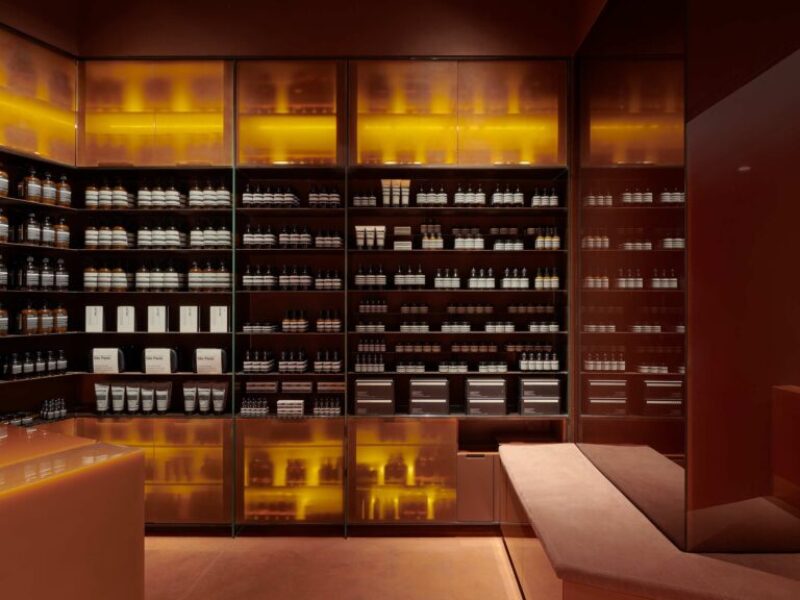Aesop-Hysan-Place-II-Hero-Bleed-Desktop-2880x1620px