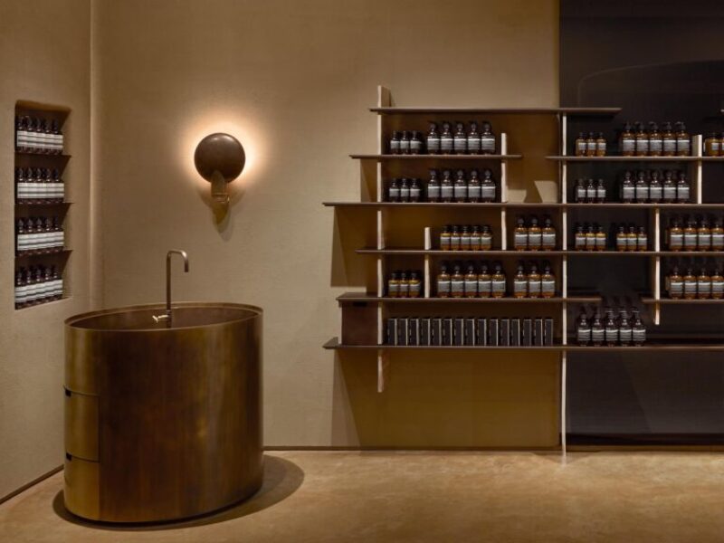 Aesop-Nishinomiya-Gardens-LP-Carousal-1-Desktop-2560x1440px