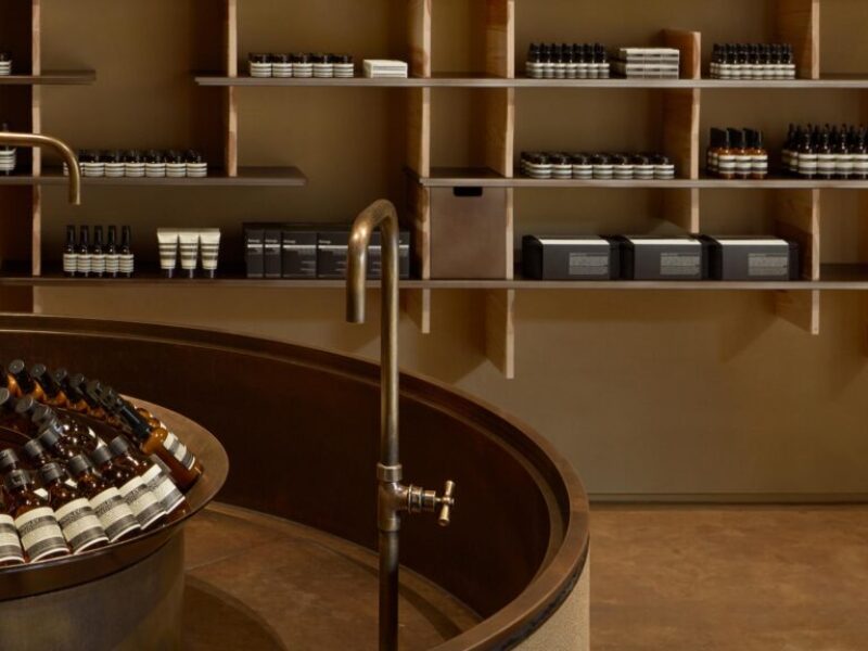 Aesop-Nishinomiya-Gardens-LP-Carousal-3-Desktop-2560x1440px